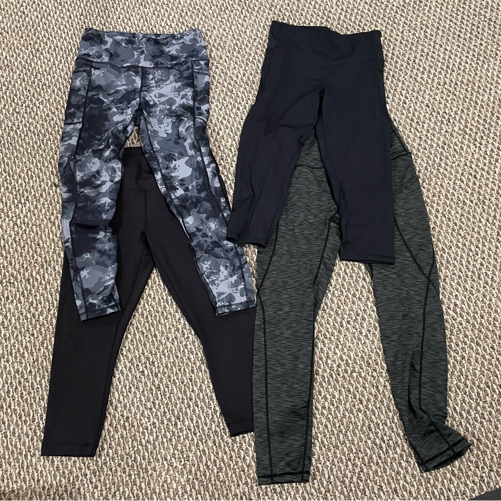 4 Pairs of Like New Condition Leggings